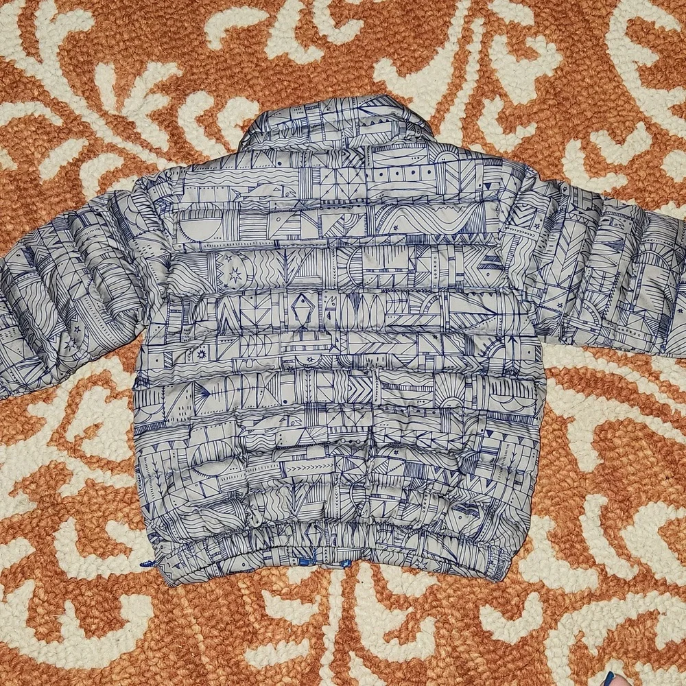 Patagonia® Worn WearBaby Down Sweater/jacket size 6-12months